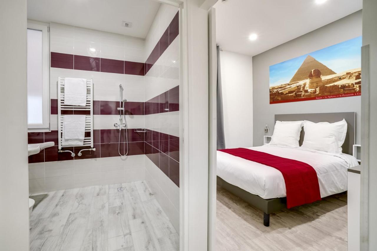 Paris Hotel Clichy Luaran gambar
