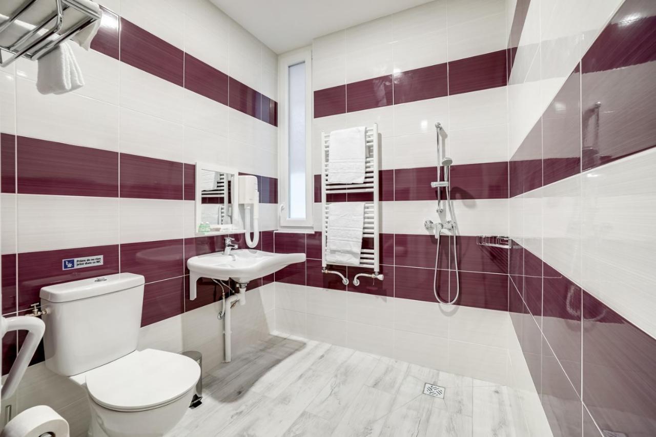 Paris Hotel Clichy Luaran gambar