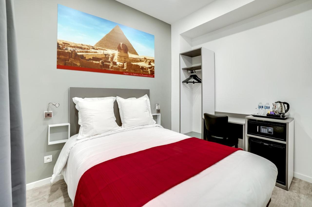 Paris Hotel Clichy Luaran gambar